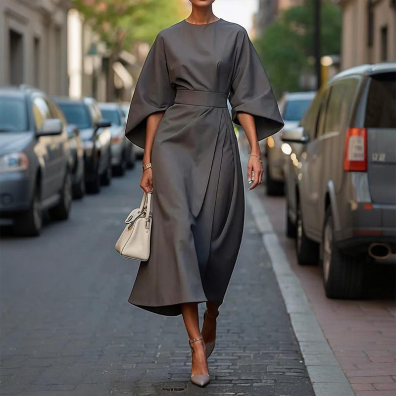 Plus Size Women's Elegant Solid Color Round Neck Mid-Sleeve Maxi Dress Waist-Defining Pleated Design For Office, Party, Wedding Guest - Image 2