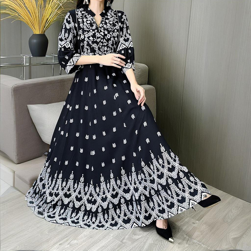 Women's Bohemian Embroidery V-neck Dress, Elegant 3 4 Sleeve A-line Swing Maxi Dress - Image 4